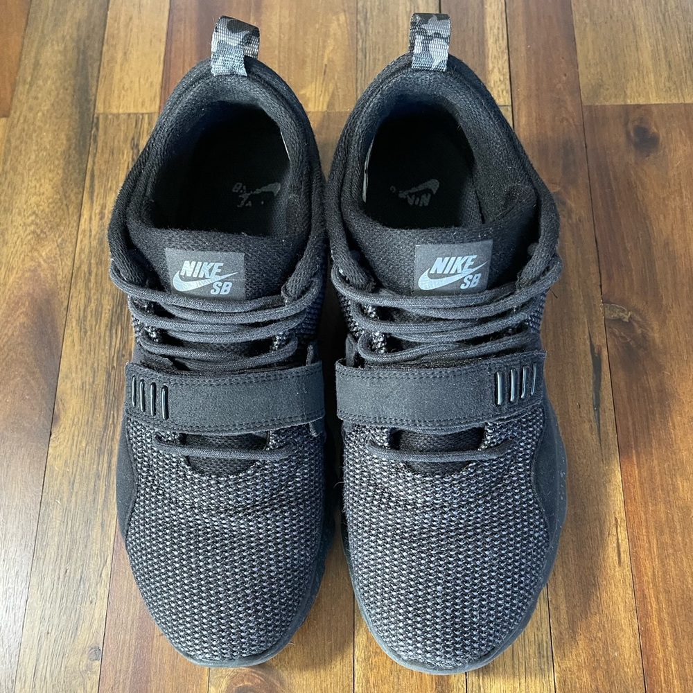Nike SB Trainerendor Triple Black 
Skateboard Shoe mens size 9.5 - Picture 3 of 9